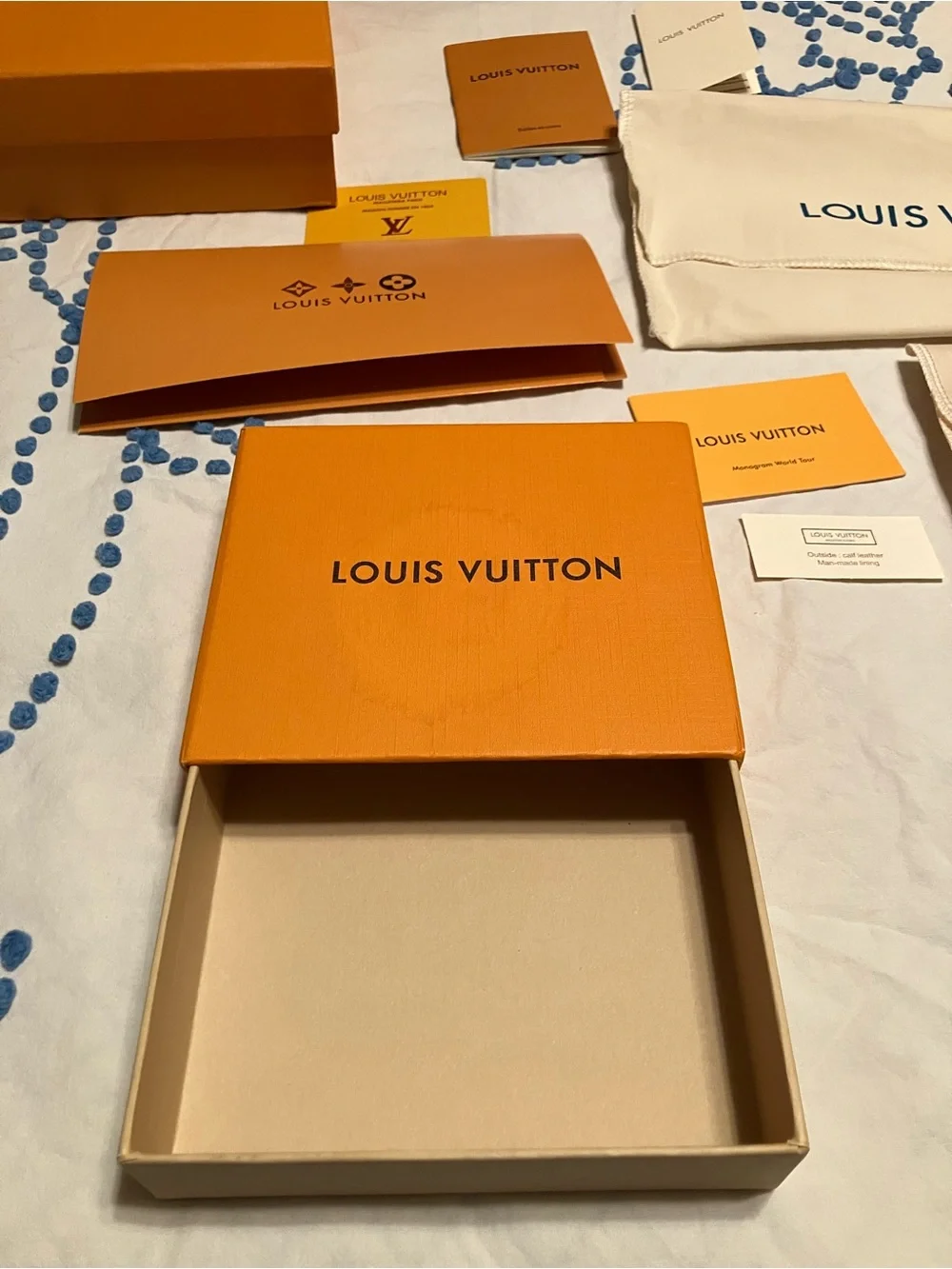 Lot Empty Gucci/ Louis Vuitton Gift Boxes Dust Bags Shopping Bags Cards